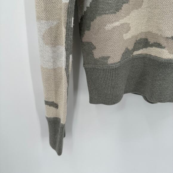 JOHN & JENN Evereve Dominic Camo Pullover // XS - Picture 7 of 9